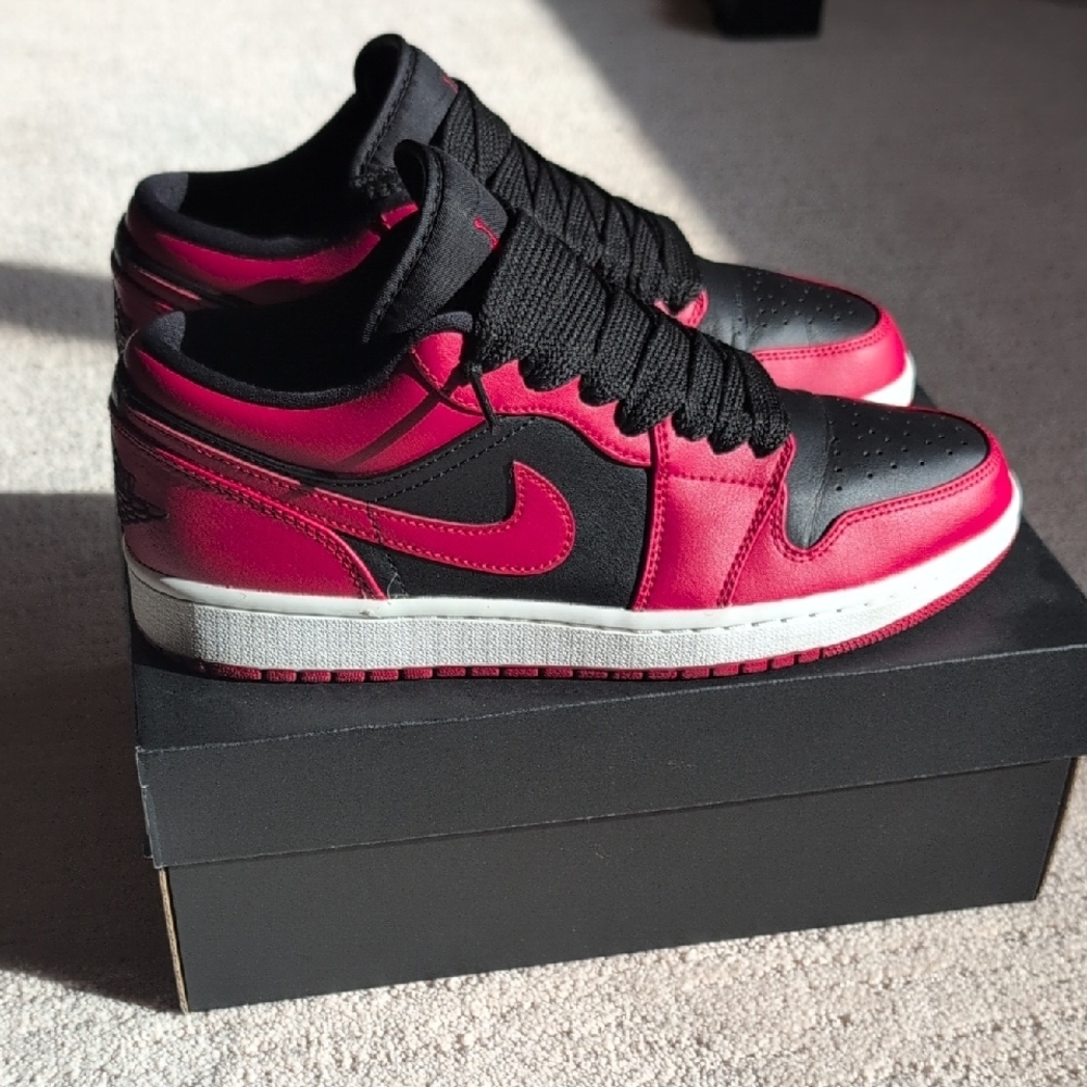 Jordan Reverse Bred Sneakers - Picture 3 of 5